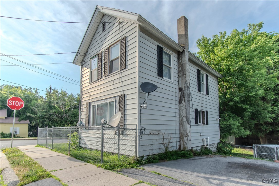 photo 2 : 603 Emerson Street, Watertown City NY 13601
