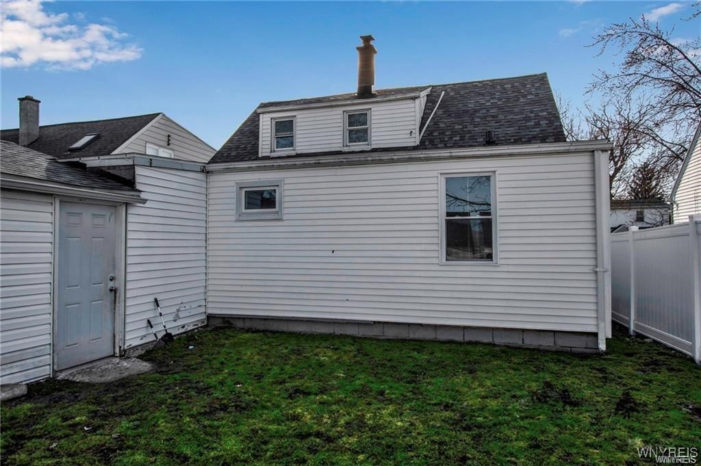 photo EWcF-FqimvkGnCIkmuL9XiMt7wM: 40 Remington Place, Buffalo NY 14210