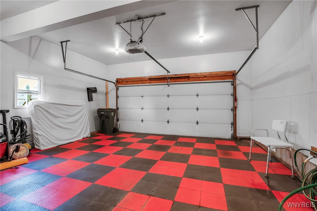 photo cBftn4PTNNO7lEpQ2vw: 7043 Marigold Drive, Wheatfield NY 14120