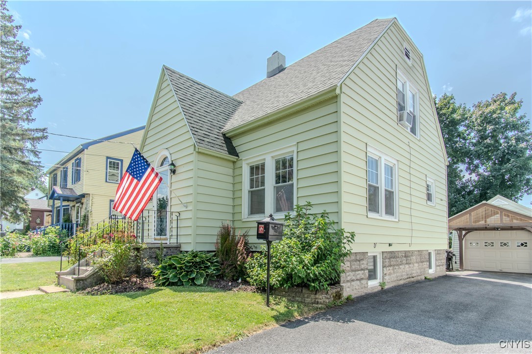 photo 2 : 237 Michigan Avenue, Watertown City NY 13601