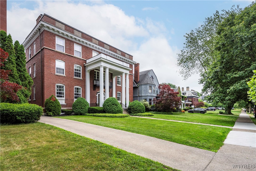photo 4 : 107 Oakland Place 1, Buffalo NY 14222