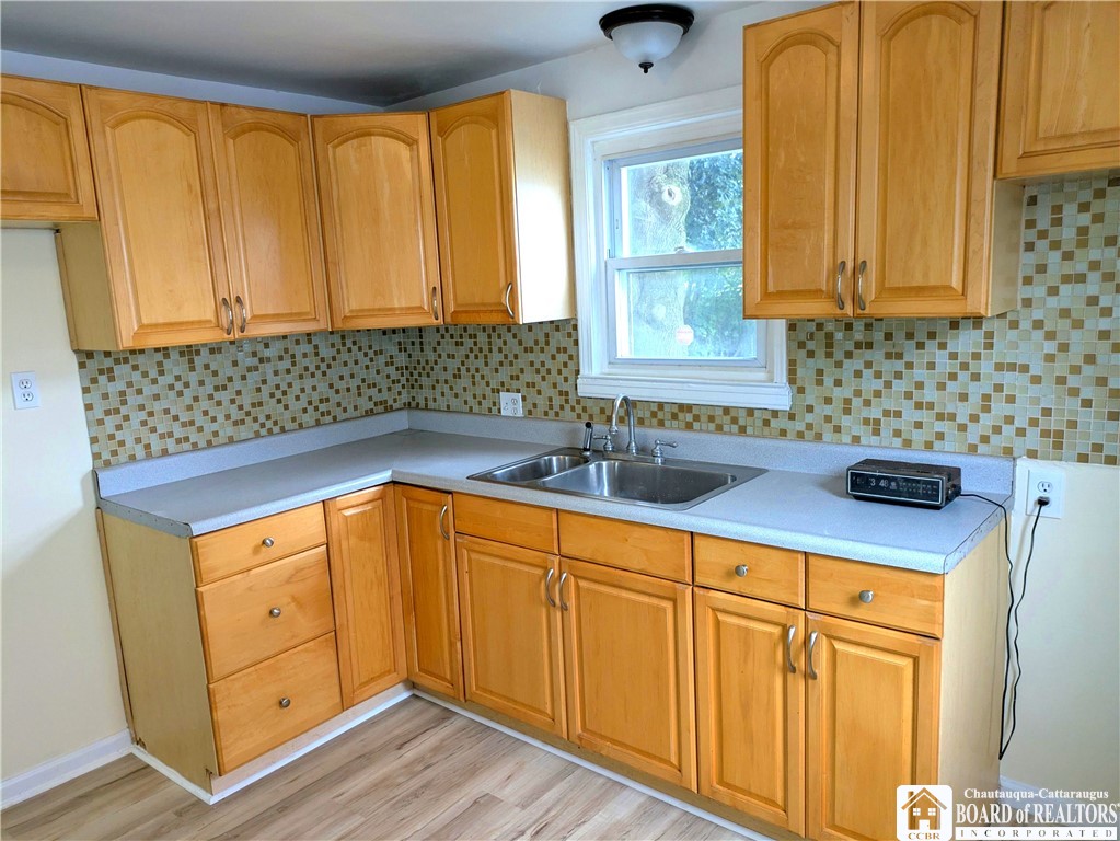 photo 4 : 2953 Ontario Avenue, Niagara Falls NY 14305