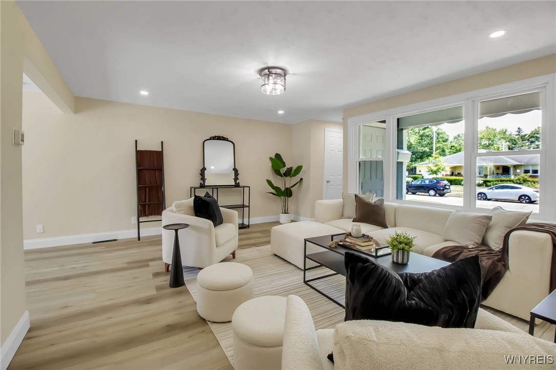 photo 2 : 101 Kurtz Avenue, Lancaster NY 14086