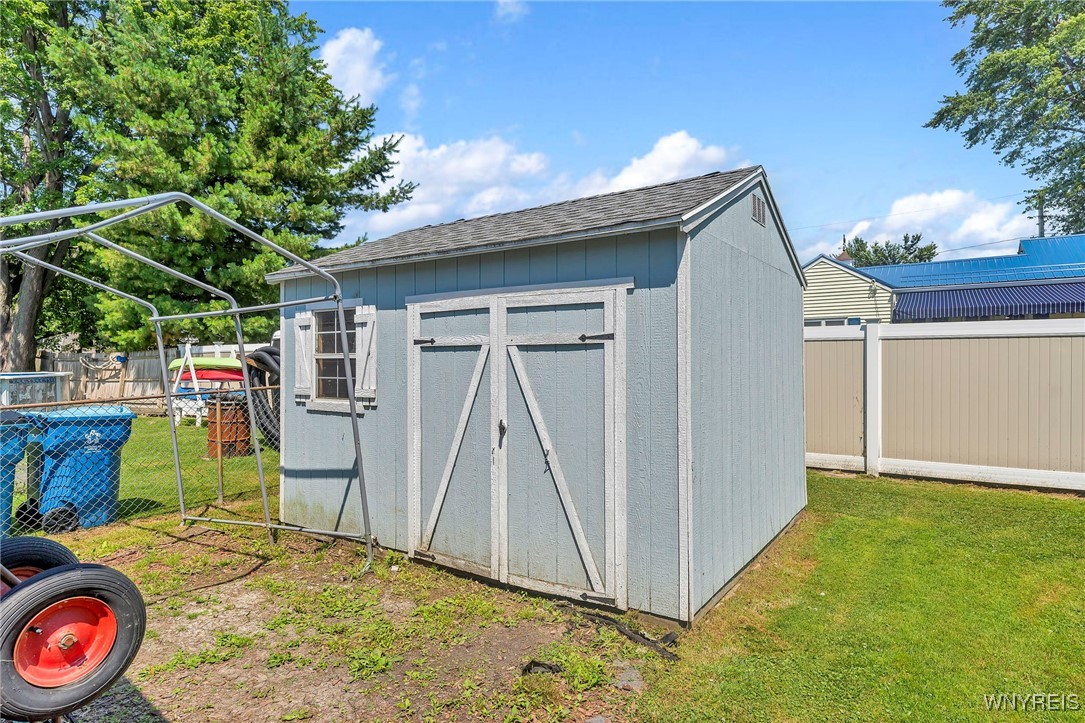 photo 3 : 6689 Prescott Drive, Evans NY 14047