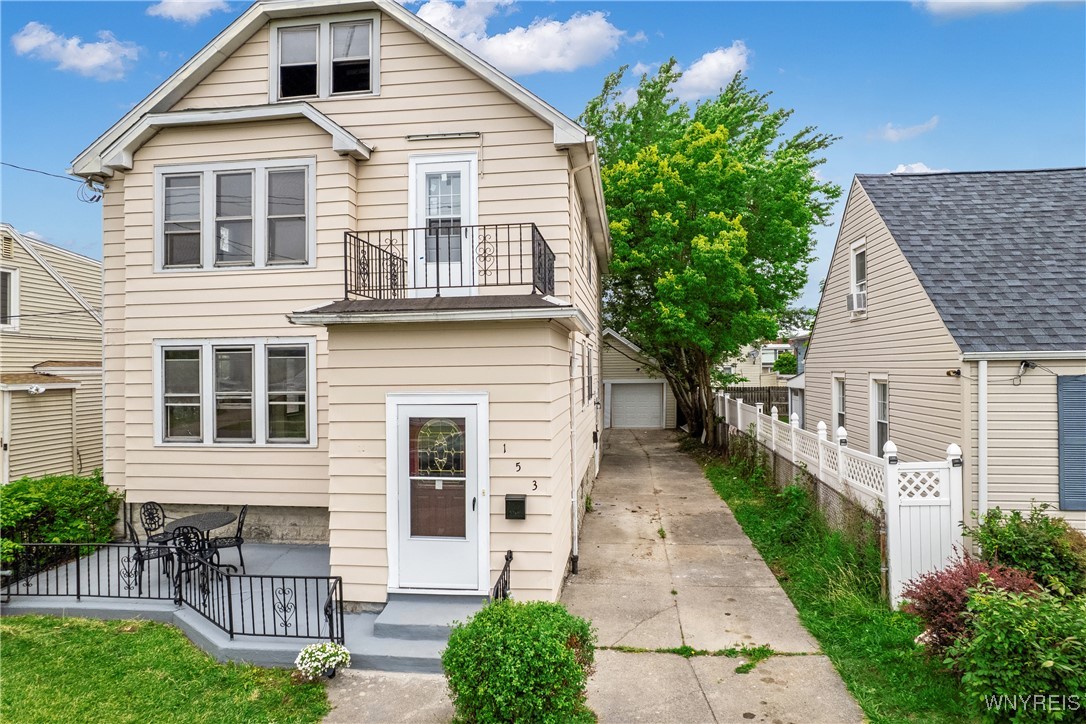 photo NiZJoAh47RbMDLnSc: 153 Hinman Avenue, Buffalo NY 14216