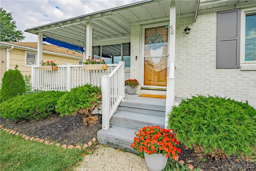 photo 3 : 24 Ceil Drive, Cheektowaga NY 14227
