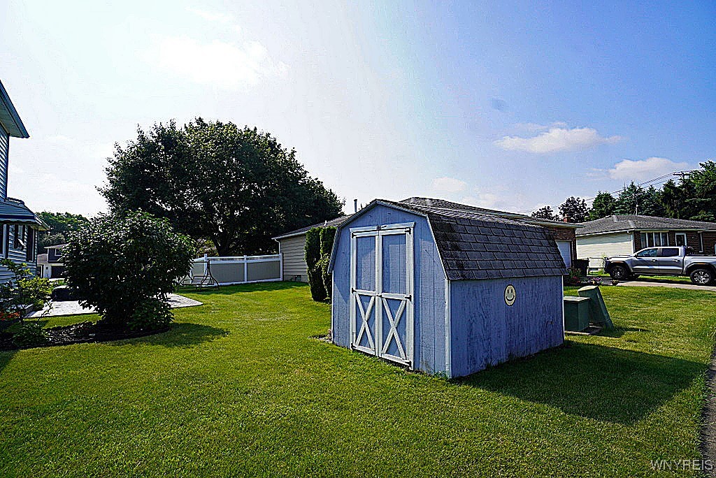 photo undefined: 4 Windtree Lane, West Seneca NY 14224
