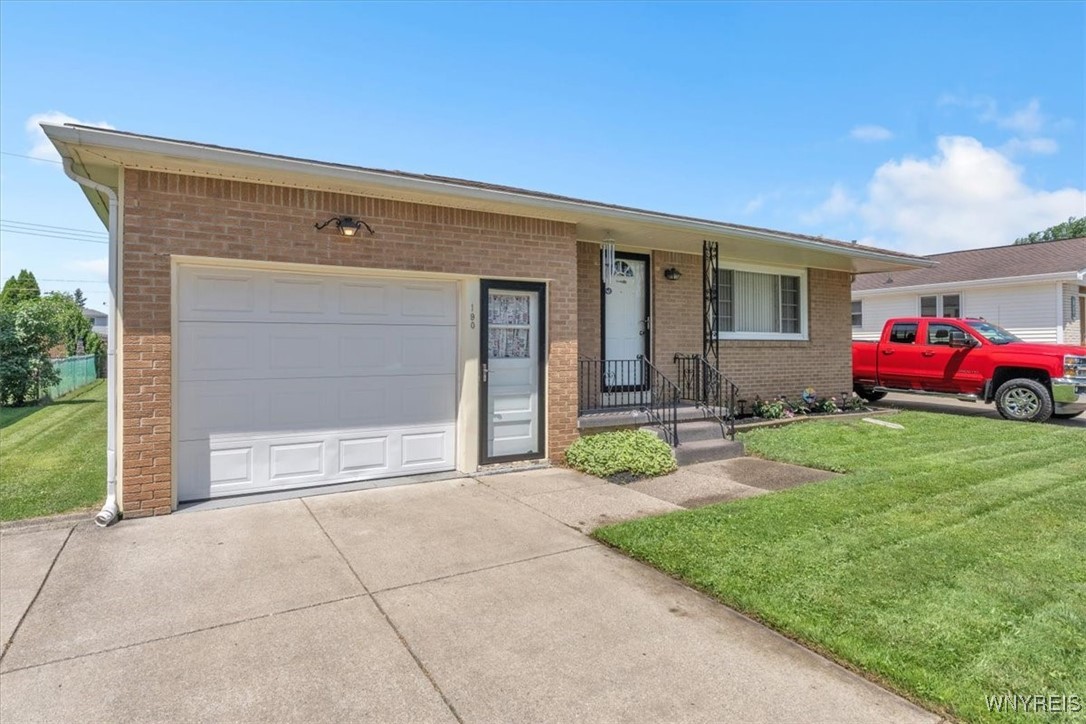 photo oLPLQBkhD: 190 Gary Lane, Cheektowaga NY 14227