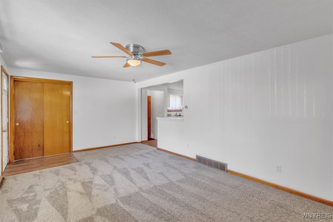 photo 3 : 190 Gary Lane, Cheektowaga NY 14227
