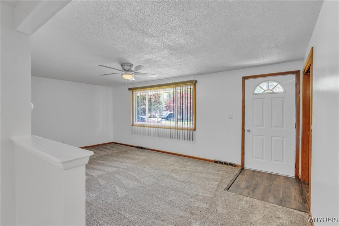 photo 4 : 190 Gary Lane, Cheektowaga NY 14227
