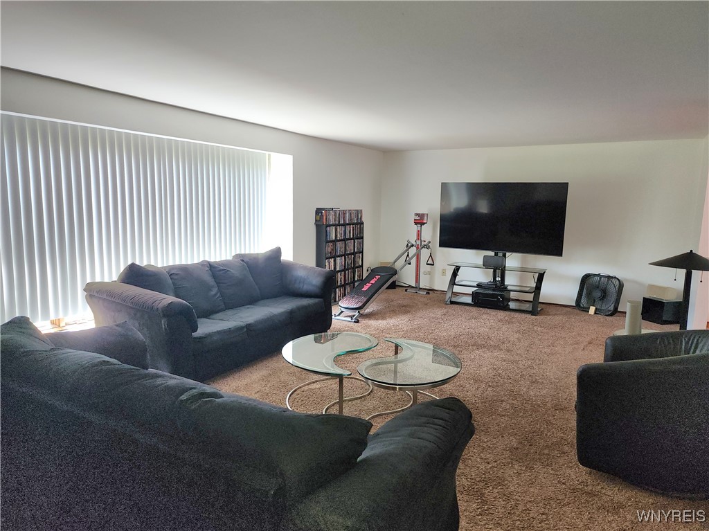 photo 2 : 8390 Clarence Center Road, Clarence NY 14032