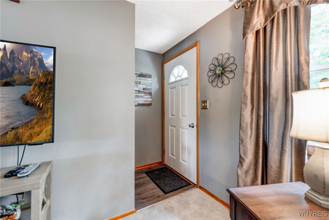 photo 3 : 7 Cannas Court, Cheektowaga NY 14227