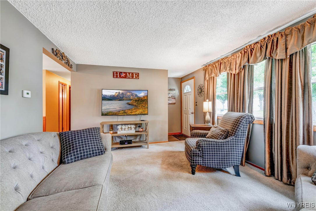 photo 4 : 7 Cannas Court, Cheektowaga NY 14227