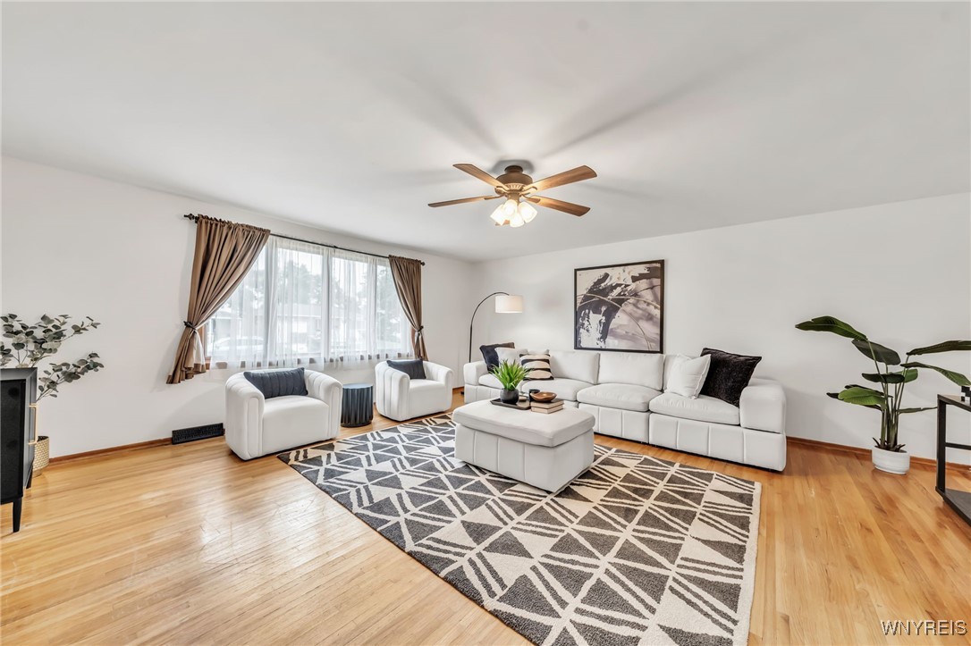 photo WBqKj: 94 North Seine Drive, Cheektowaga NY 14227