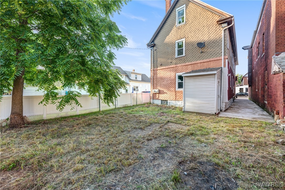 photo Q2dAEhbHcDClsMXXIOfI-sI: 1329 Clinton Street, Buffalo NY 14206
