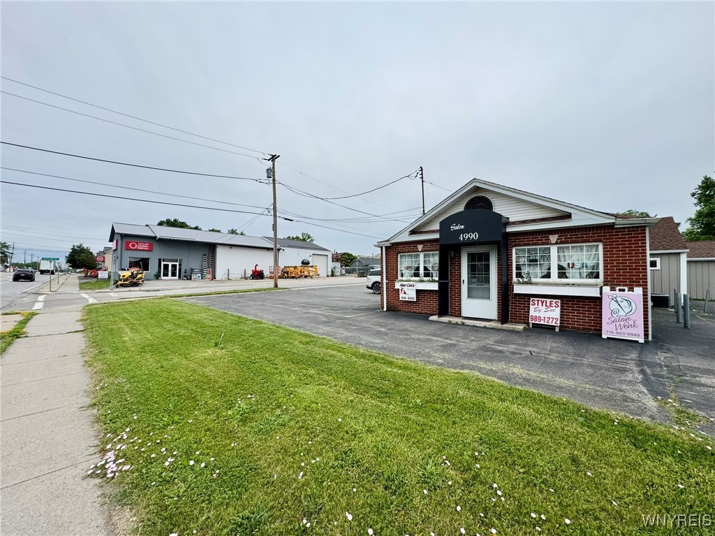 photo 2 : 4990 Broadway, Lancaster NY 14043