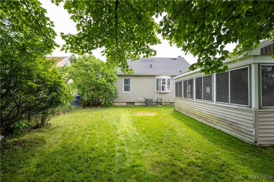 photo 3 : 150 Collins Avenue, West Seneca NY 14224