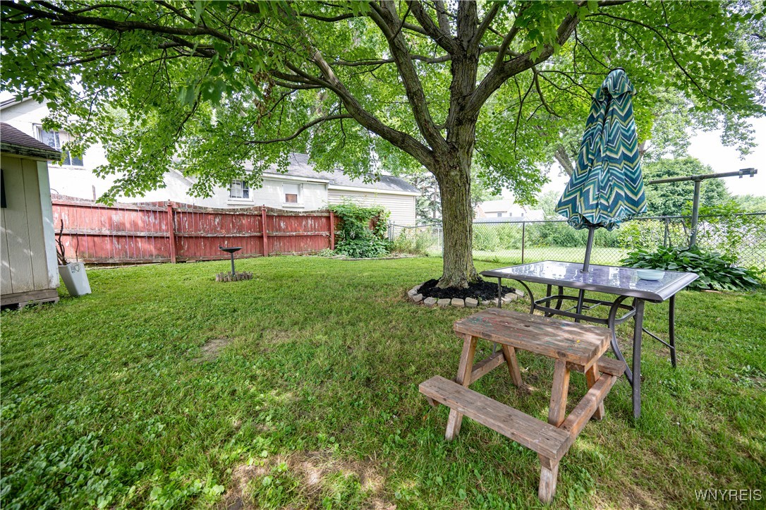 photo 4 : 150 Collins Avenue, West Seneca NY 14224