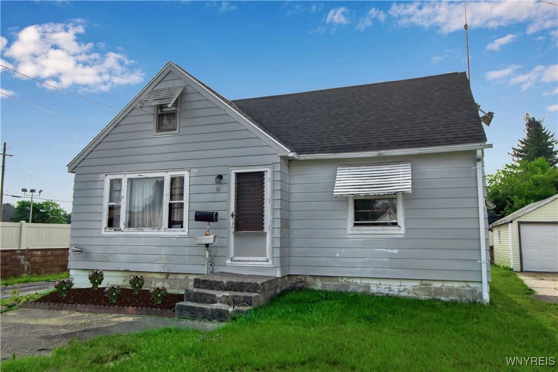 photo undefined: 10 Irwinwood Road, Lancaster NY 14086