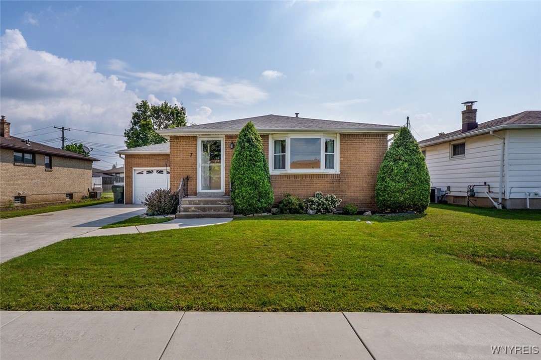 photo undefined: 7 Jfk Lane, Cheektowaga NY 14043