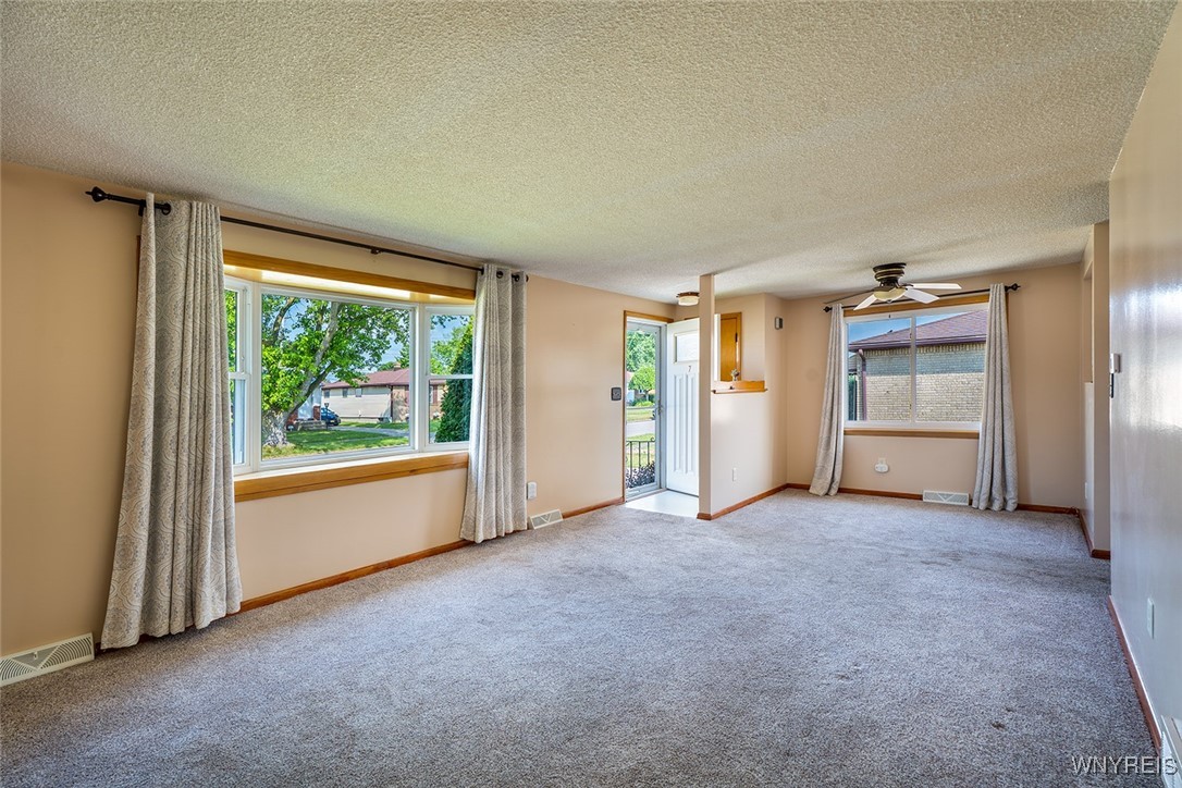 photo 3 : 7 Jfk Lane, Cheektowaga NY 14043