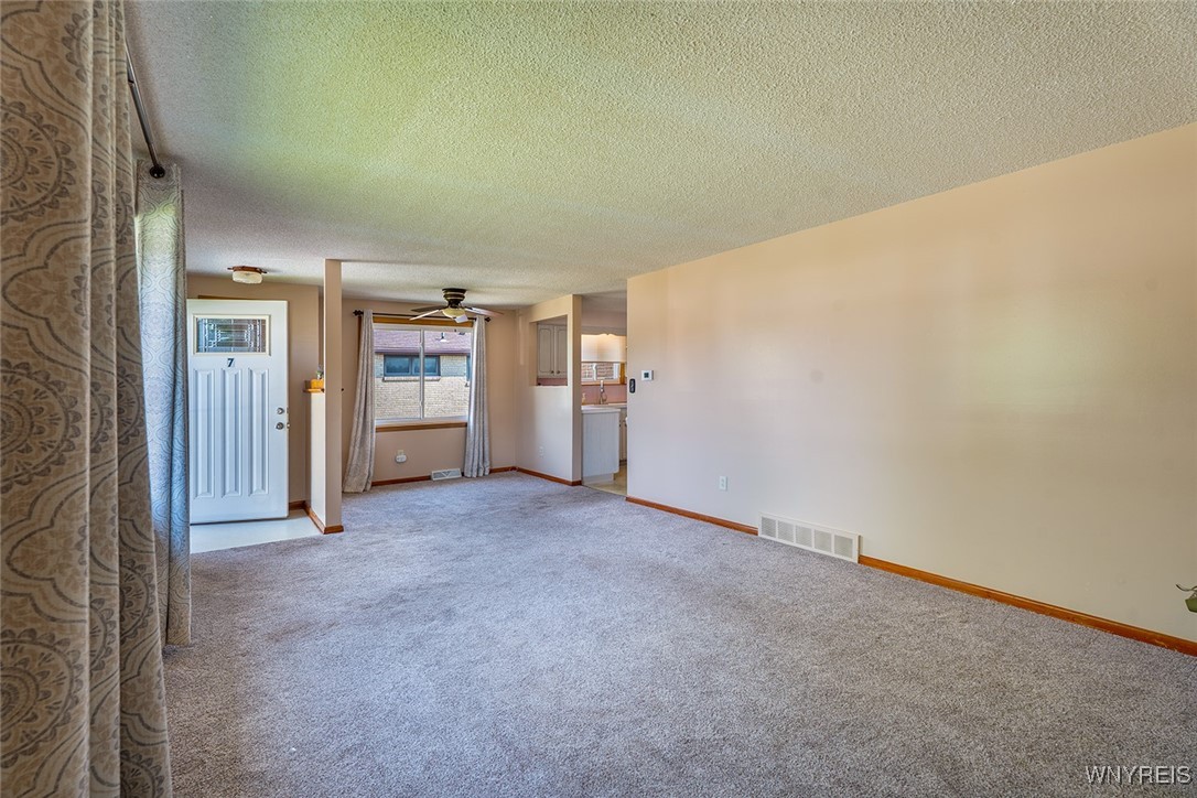 photo 4 : 7 Jfk Lane, Cheektowaga NY 14043