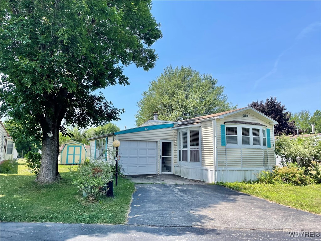 photo aTeSnjfSJkn3MDrngpBZcLqQ: 62 Marseille Avenue, West Seneca NY 14224