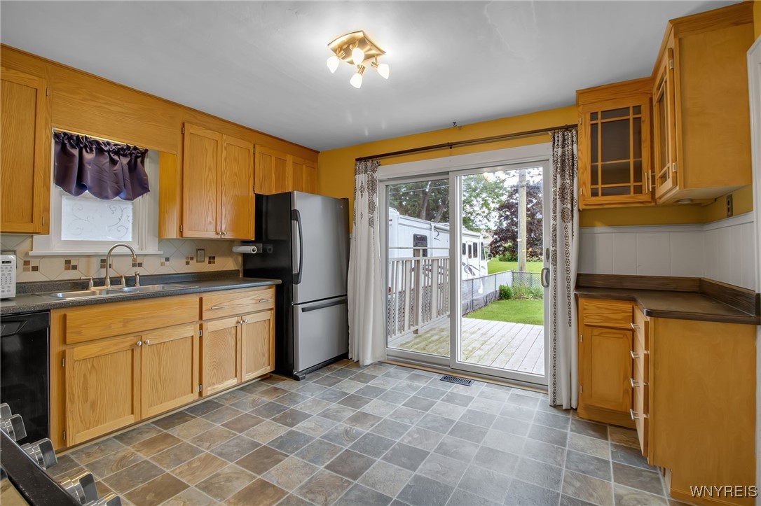 photo 3 : 46 Central Boulevard, Cheektowaga NY 14225