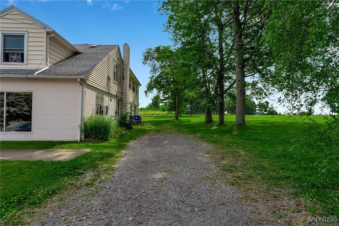 photo num5jgaIq: 6665 Nash Road, Wheatfield NY 14120