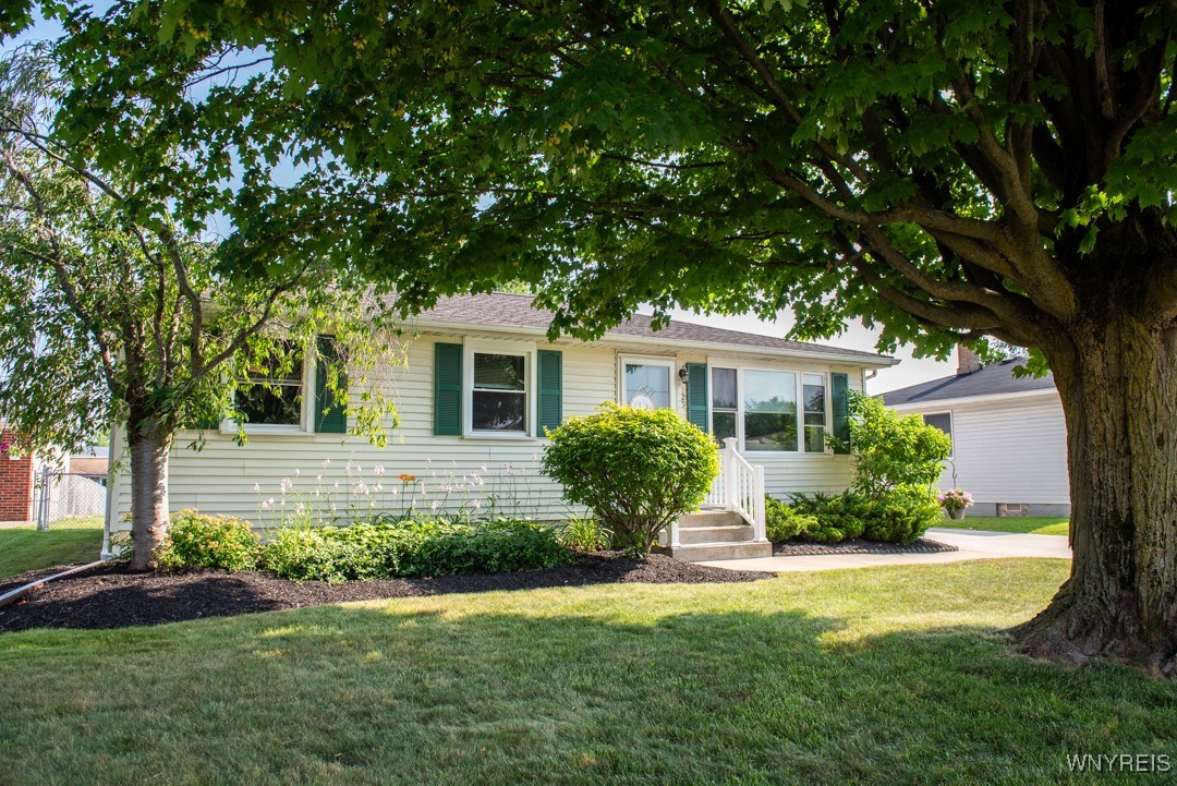 photo 4w2D7DcoFb7dEYrVX: 125 Della Drive, Lackawanna NY 14218