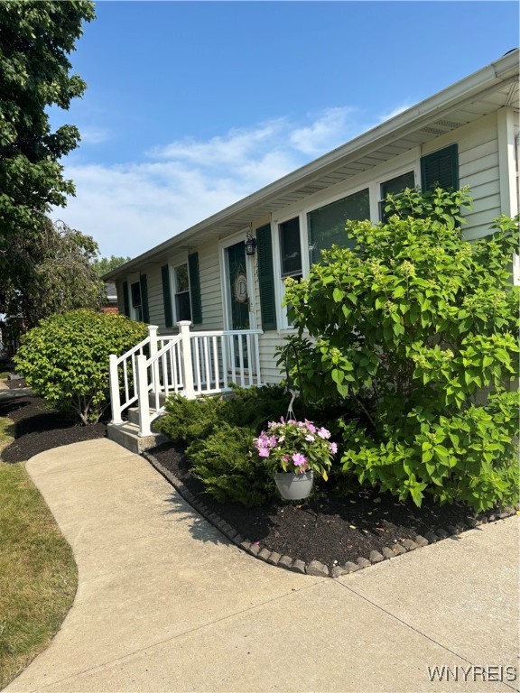 photo 3 : 125 Della Drive, Lackawanna NY 14218