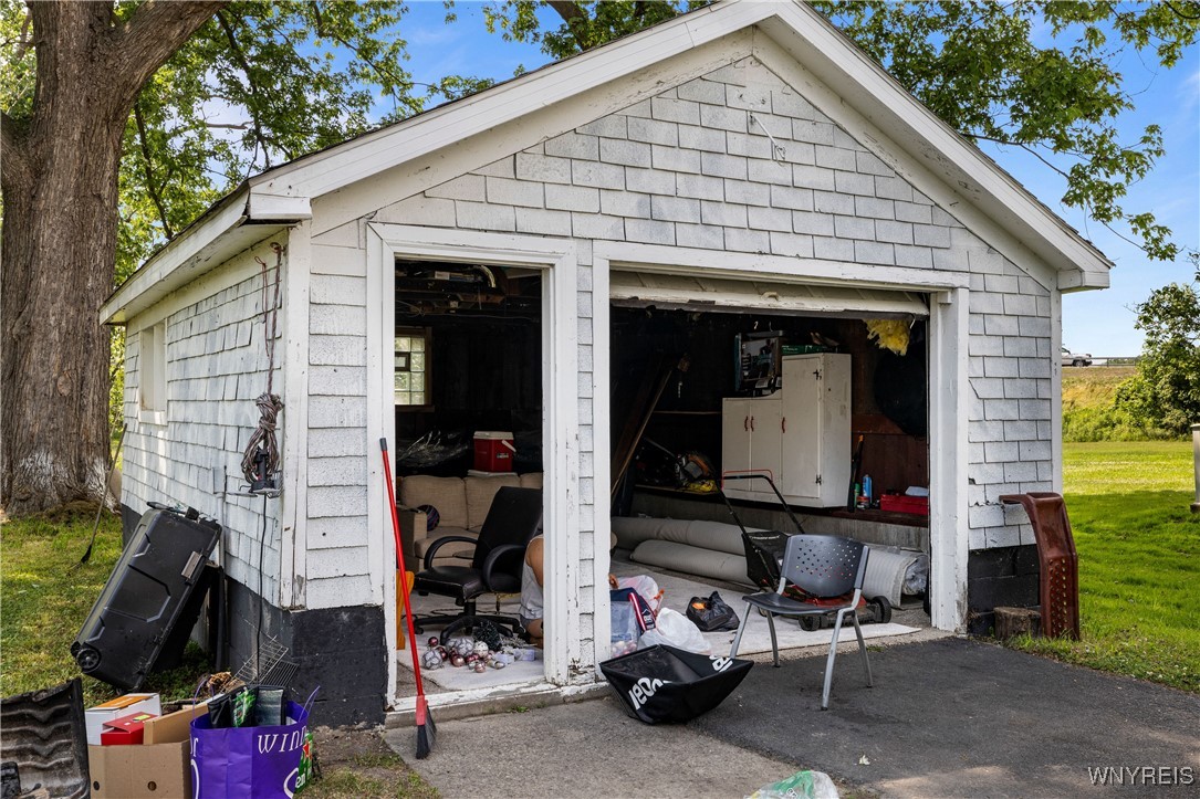 photo KmN1ZZ-dxQNNnkTJ8Ii3TocbklQdNoJkTzj7aI: 1142 Harlem Road, Cheektowaga NY 14227