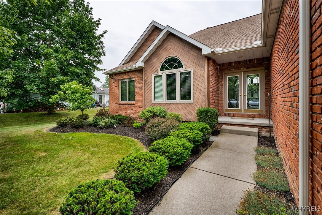 photo 3 : 1494 Town Line Road, Lancaster NY 14086