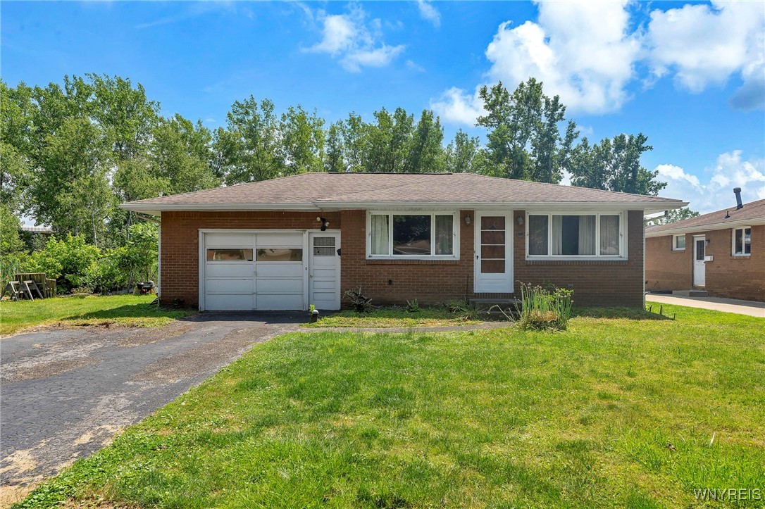 photo LMagYGRGvw7qj95oC-: 85 Pacific Avenue, Lackawanna NY 14218