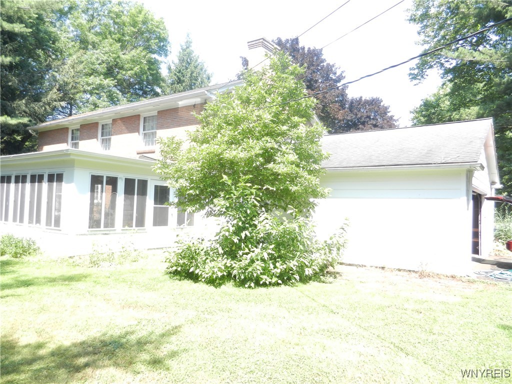 photo 2 : 216 Roycroft Circle, Aurora NY 14052