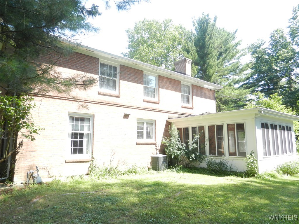 photo 3 : 216 Roycroft Circle, Aurora NY 14052