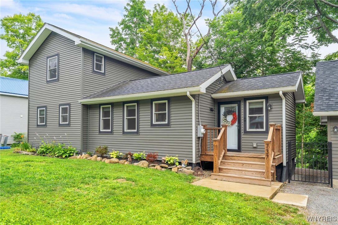 photo kBrmUCe: 737 West Falls Road, Aurora NY 14170