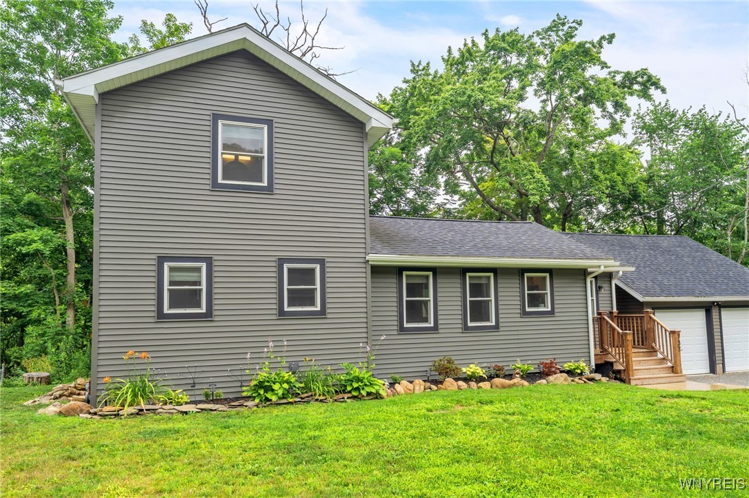 photo 2 : 737 West Falls Road, Aurora NY 14170