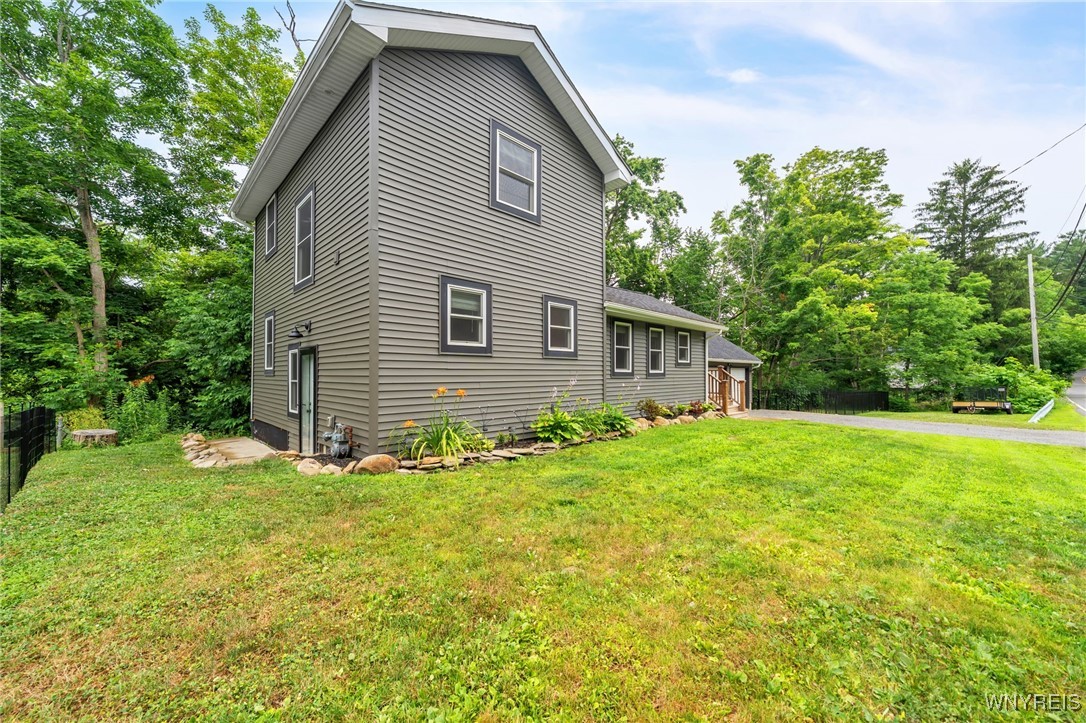 photo undefined: 737 West Falls Road, Aurora NY 14170