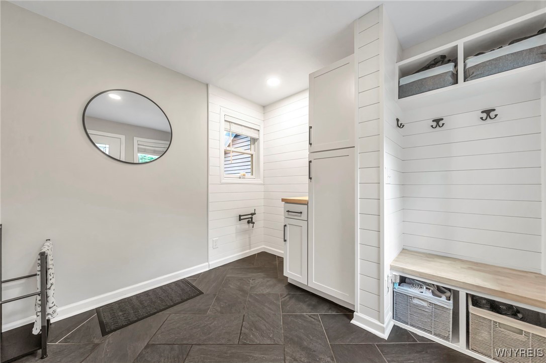 photo 4 : 737 West Falls Road, Aurora NY 14170