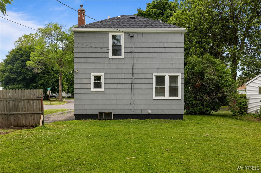 photo dw-59V344wWo9aCybjmDs: 665 76th Street, Niagara Falls NY 14304