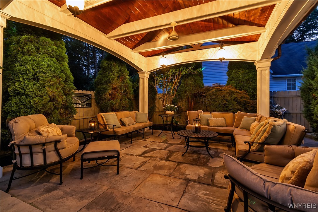 photo 4 : 8409 Bridlewood Drive, Clarence NY 14051