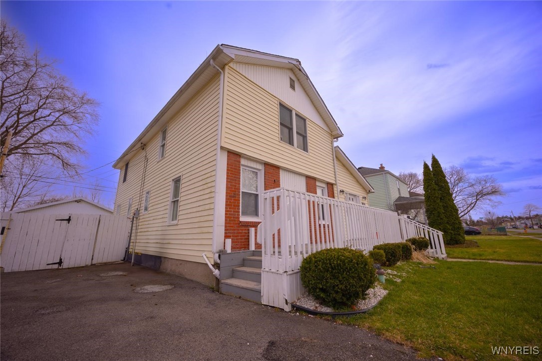photo 2 : 523 76th Street, Niagara Falls NY 14304
