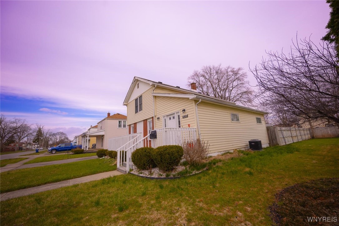 photo 3 : 523 76th Street, Niagara Falls NY 14304