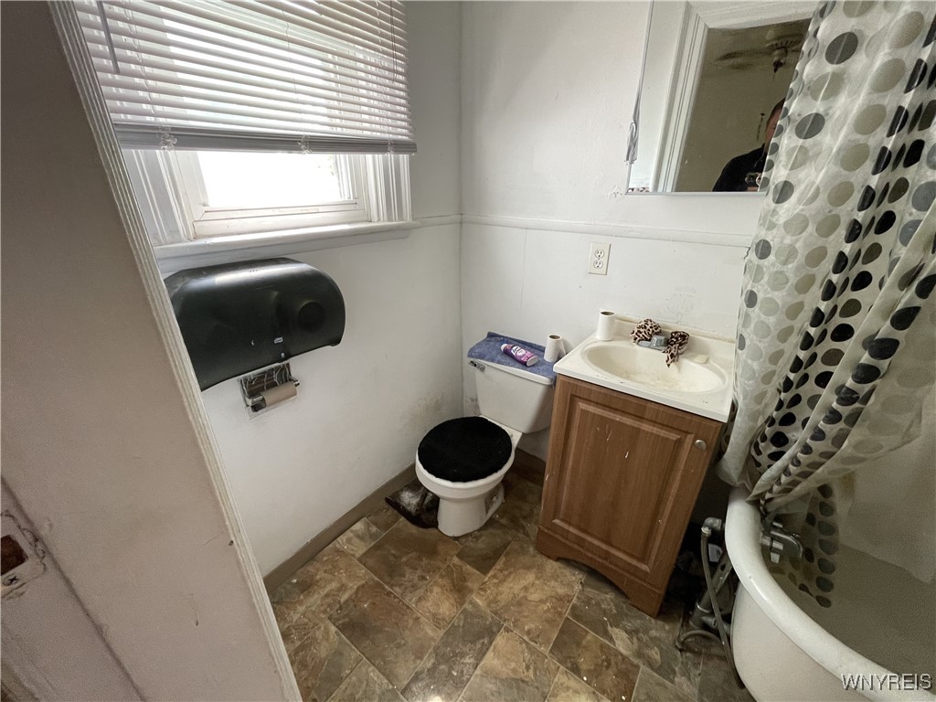 photo 0D: 1113 Whitney Avenue, Niagara Falls NY 14301
