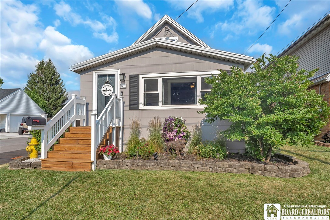 photo oKUxVKF02kQU9w88LnVIsj44Ud1oVJevK2VAVazzEM: 173 Dwyer Street, West Seneca NY 14224
