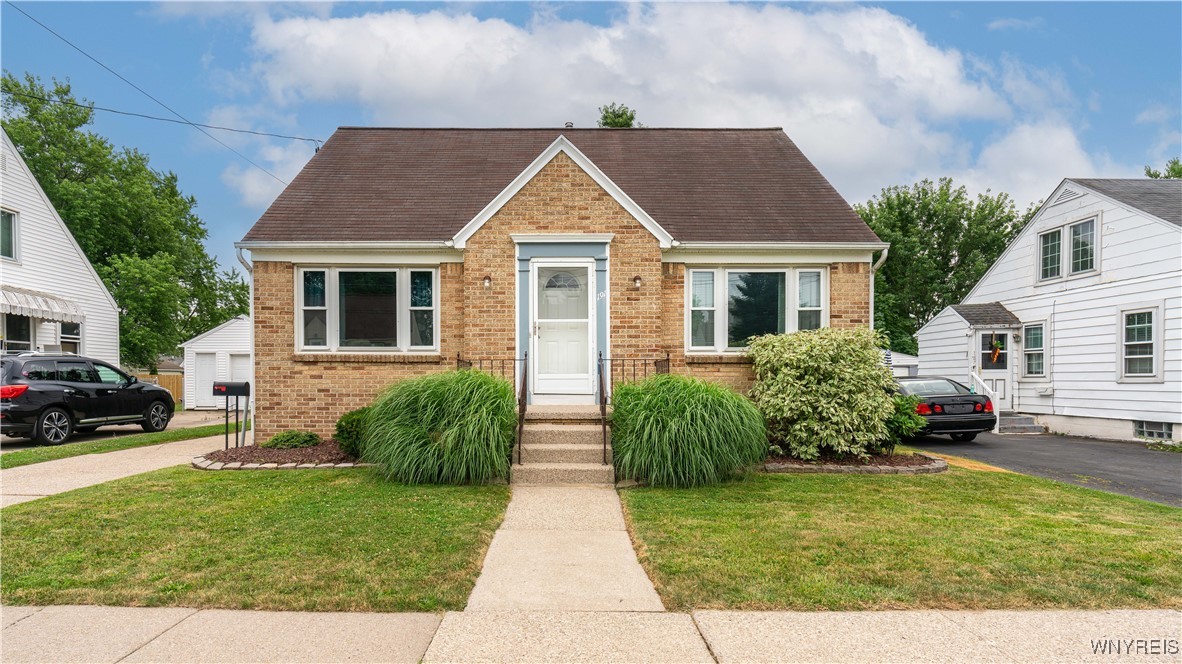 photo qX2Qgu6FctGU-3XsY7mIsA1lX8: 191 Chapel Avenue, Cheektowaga NY 14225