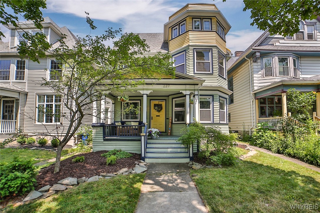 photo Uce49XcESV2RWaHI2UYdfe6dys: 227 Highland Avenue, Buffalo NY 14222