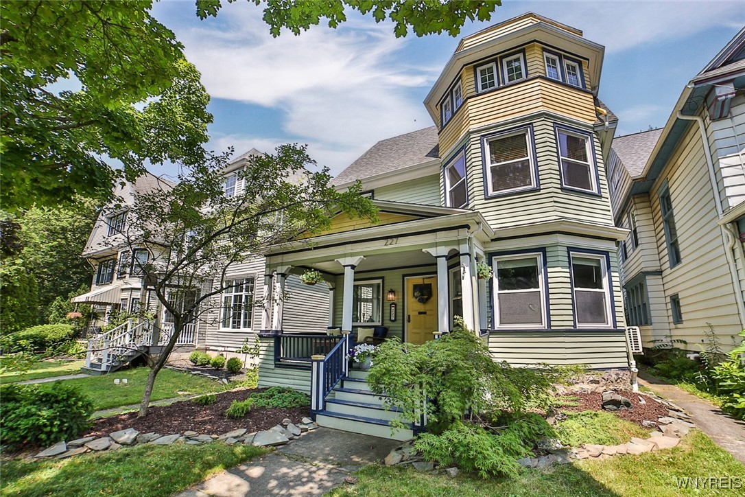 photo 1 : 227 Highland Avenue, Buffalo NY 14222
