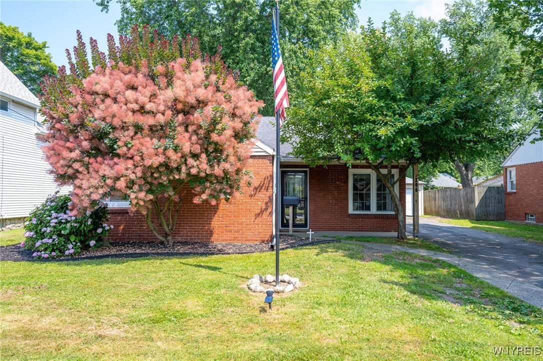 photo 2 : 206 Aurora Street, Lancaster NY 14086